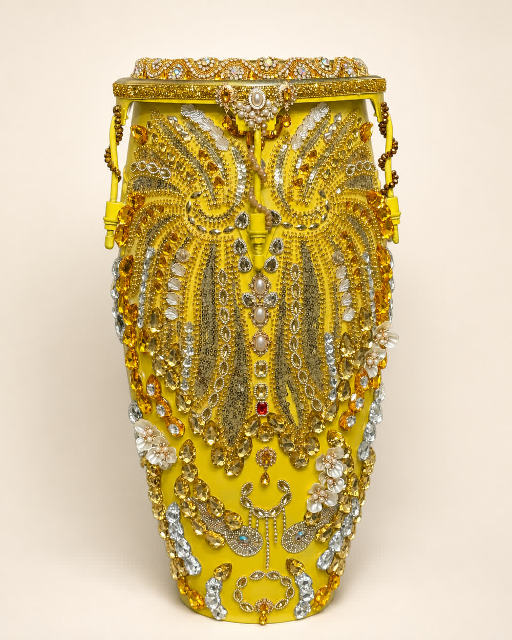 Tambor de Ochún amarillo con pedrería
